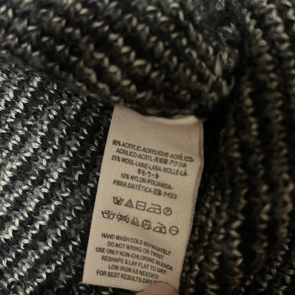 Free People Sweater - Picture 7 of 7